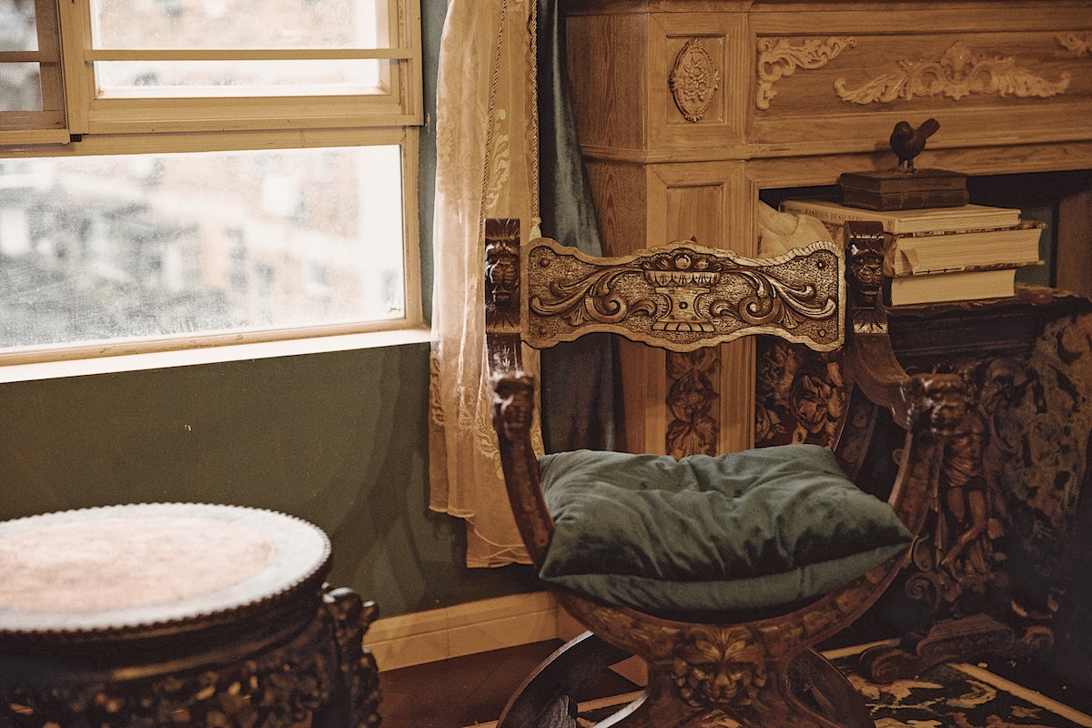 2. Stilul vintage in design interior - care sunt caracteristicile stilului vintage- scaun vintage-min